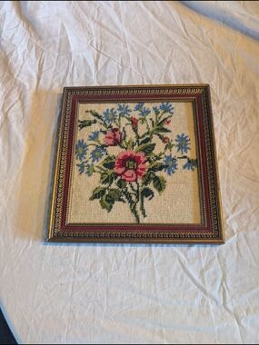 2/40$ Vintage Floral Needlepoint Wall Art - Pink, Blue & Green